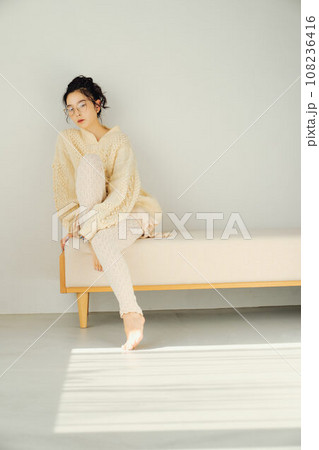 眼鏡をかけた女性のポートレート 眼鏡をかけた女性のポートレート 108236416