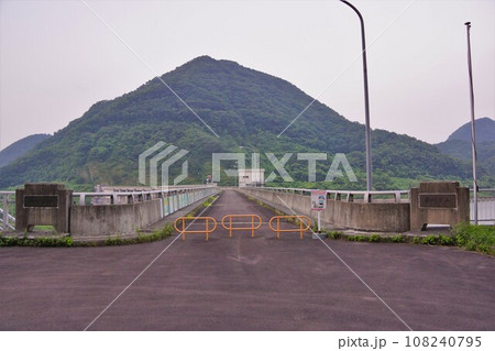 南川ダムの天端 南川ダムの天端 108240795