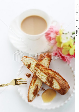 フランスパンでシナモントースト フランスパンでシナモントースト 108240805