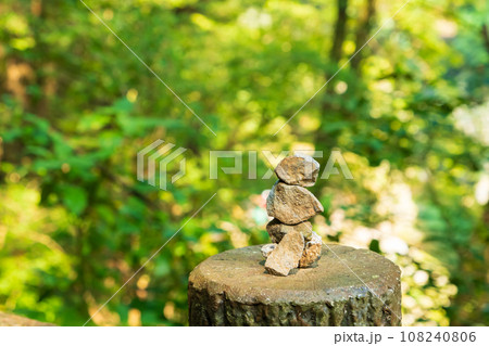 高千穂 天安河原 石積みの仏塔 高千穂 天安河原 石積みの仏塔 108240806