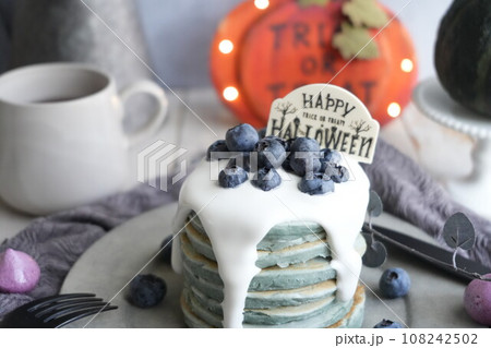 ハロウィン 青いパンケーキでティータイム ハロウィン 青いパンケーキでティータイム 108242502