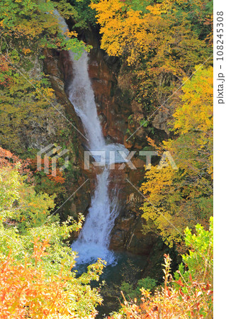 秋山郷 秋の蛇淵の滝 秋山郷 秋の蛇淵の滝 108245308