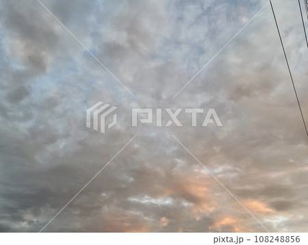 夕焼けと電線/The sky 夕焼けと電線/The sky 108248856