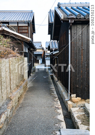 【重要伝統的建造物群保存地区】笠島 冬の路地の風景4 香川県丸亀市本島 【重要伝統的建造物群保存地区】笠島 冬の路地の風景4 香川県丸亀市本島 108250213