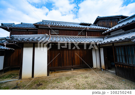 【重要伝統的建造物群保存地区】笠島　笠島まち並保存センター（真木邸）の風景12　香川県丸亀市本島 108250248