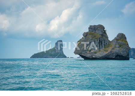 絶景・南国タイのアーントーン諸島・サムイ島　Ang Thong Islands, Koh Samui 108252818