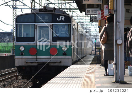 廃車される常磐緩行線203系電車 108253024