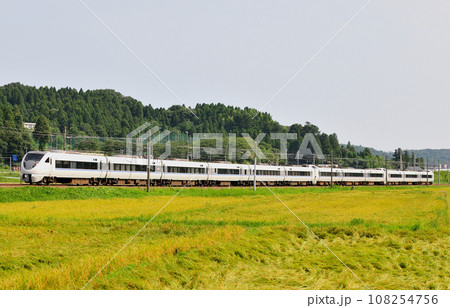 北陸本線　大聖寺ー牛ノ谷　JR西日本　683系　T25+T31+R12編成（金沢）　サンダーバード 108254756