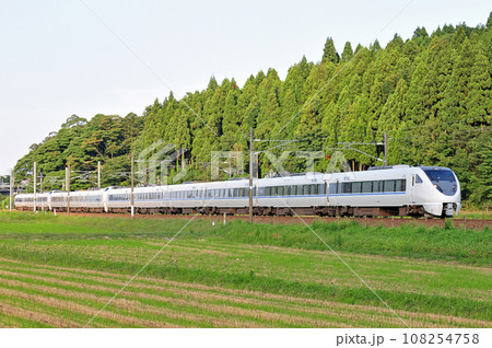 北陸本線　大聖寺ー牛ノ谷　JR西日本　683系　T25+T34+T18編成（金沢）　サンダーバード 108254758