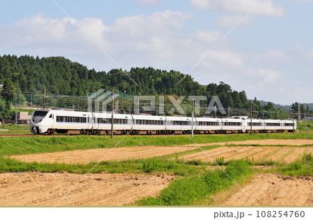 北陸本線　大聖寺ー牛ノ谷　JR西日本　683系　T22+T32編成（金沢）　サンダーバード 108254760