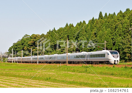 北陸本線　大聖寺ー牛ノ谷　JR西日本　683系　T21+T36+R10編成（金沢）　サンダーバード 108254761