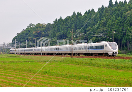 北陸本線　大聖寺ー牛ノ谷　JR西日本　683系　T25+T35+R13編成（金沢）　サンダーバード 108254764