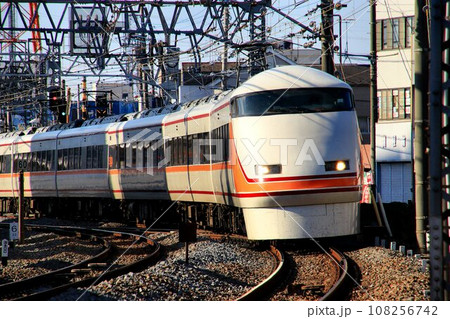 豪華特急で日光路を行く…関東平野を快走する特急スペーシア 108256742