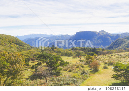内山牧場から眺める荒船山 108258115