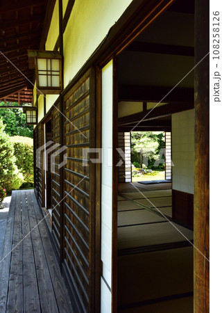 京都東山区 初夏の芬陀院(雪舟寺) 京都東山区 初夏の芬陀院(雪舟寺) 108258126