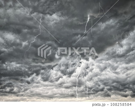 落雷の空 108258584