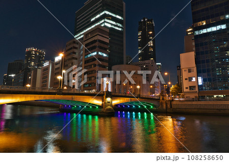 【難波橋 夜景】 大阪府大阪市北区中之島 108258650