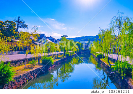 倉敷美観地区と観光川舟 倉敷美観地区と観光川舟 108261211