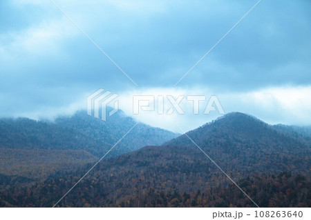 荘厳な山 荘厳な山 108263640