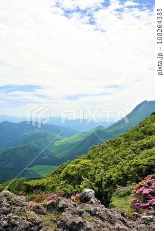 大分県鶴見岳山頂の風景 108264385