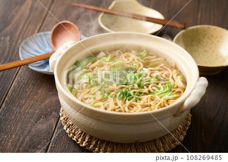 鍋料理 締めのラーメン 鍋料理 締めのラーメン 108269485