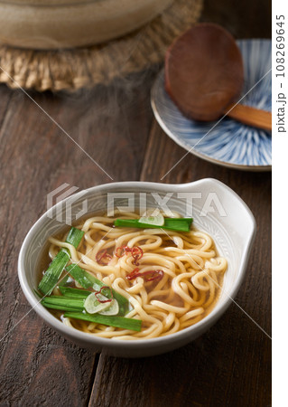 モツ鍋の締めのラーメン モツ鍋の締めのラーメン 108269645