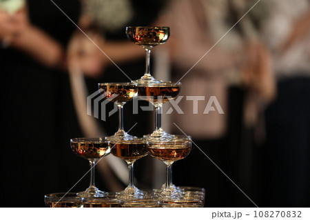 シャンパンタワー シャンパン シャンペン 108270832