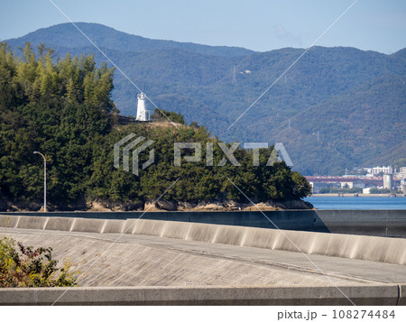 佐木島灯台。(広島県三原市鷺浦町) 108274484