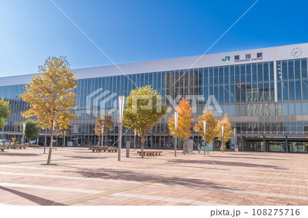 駅前風景　旭川駅 108275716