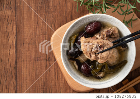 鶏 チキン ニワトリ 108275935