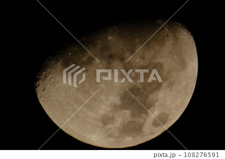 月のズームアップ 月のズームアップ 108276591