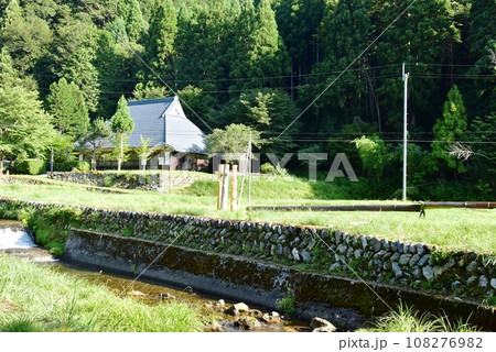 京都市左京区　龍宝寺と松場（松上げ）と宮谷川（大谷川） 108276982