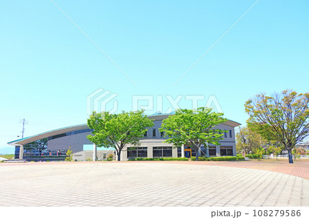愛知県蟹江町、蟹江町図書館の風景 108279586