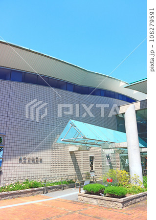 愛知県蟹江町、蟹江町図書館の風景 108279591