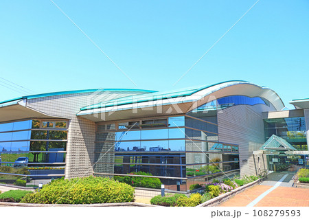 愛知県蟹江町、蟹江町図書館の風景 愛知県蟹江町、蟹江町図書館の風景 108279593