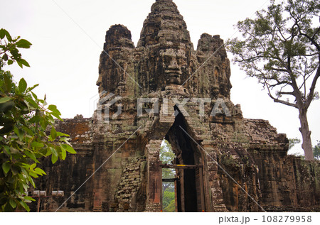 アンコールトムの南大門 カンボジア・世界遺産 アンコールトムの南大門 カンボジア・世界遺産 108279958