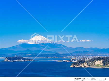 富士山と湘南海岸 108280094