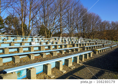 三笠市営野球場（三塁側より） 108280179