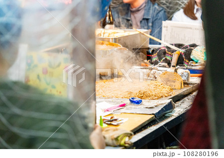 福岡・天神のソウルフード「焼きラーメン」 福岡・天神のソウルフード「焼きラーメン」 108280196
