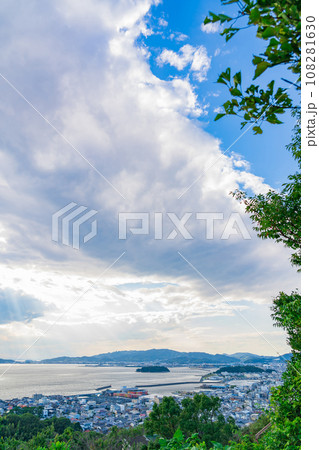 蒲郡の街並み、弘法山展望台からの眺め〈愛知県蒲郡市〉 108281630