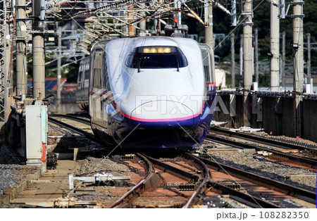 東北新幹線のボトルネック… 福島駅の平面交差を通過するE2系新幹線 東北新幹線のボトルネック… 福島駅の平面交差を通過するE2系新幹線 108282350