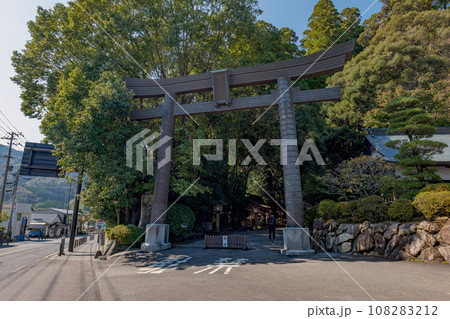 宮﨑 高千穂神社 参道の大鳥居 108283212