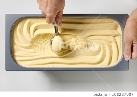 box of vanilla ice cream 108287007
