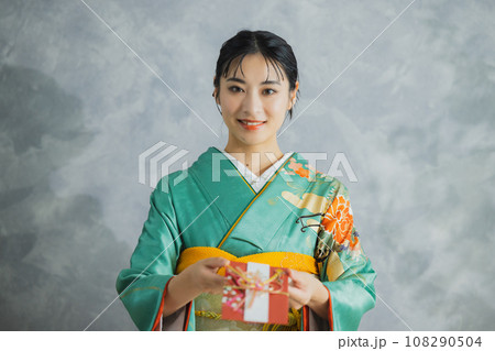 振袖の女性 ご祝儀袋 振袖の女性 ご祝儀袋 108290504