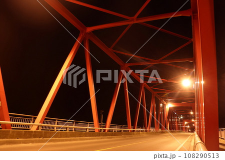 夜の厚岸大橋 夜の厚岸大橋 108290513