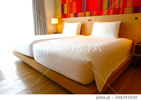 リゾートホテルのツインルーム リゾートホテルのツインルーム 108291030