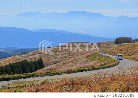 秋のビーナスライン　霧ヶ峰 108291088