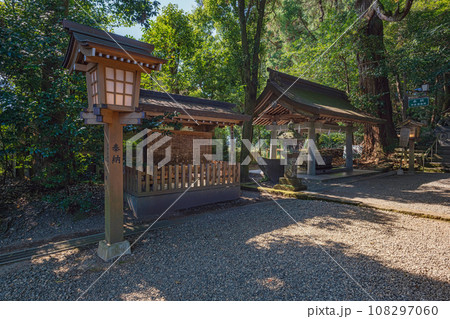 宮﨑 高千穂神社 参道の風景 108297060