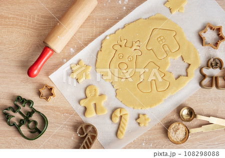 Christmas baking, gingerbread cookies Christmas baking, gingerbread cookies 108298088