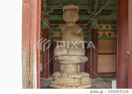 韓国・世界遺産に登録された定林寺の仏像 韓国・世界遺産に登録された定林寺の仏像 108303526